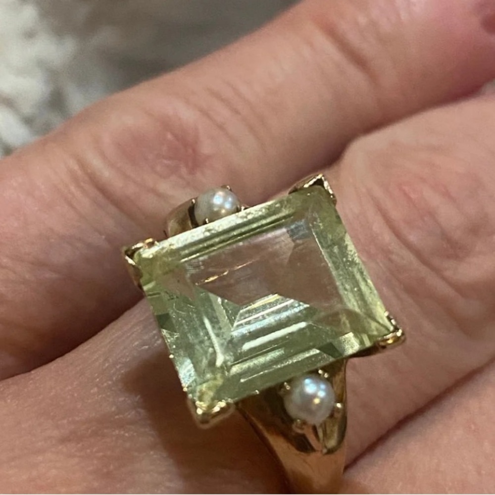 Vintage 10k Gold Cocktail Ring size 8. Marked 10k